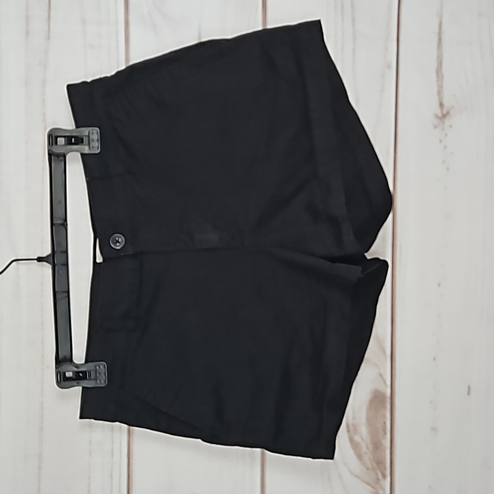 GAP True Black 3" Shorts - Size 6